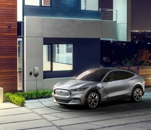 La Ford Mustang Mach-E se chargerait 30 % plus vite que prévu